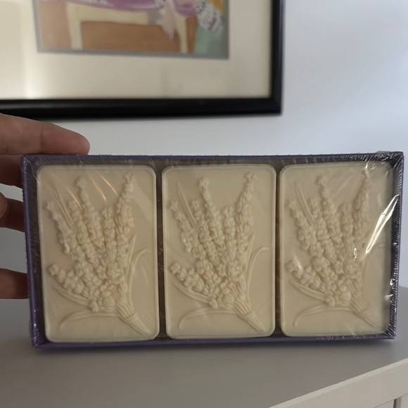 Florentine Tuscan Lavender Soaps NIB Set of 3 Saponificio Artigianale Fiorentino - Picture 7 of 13